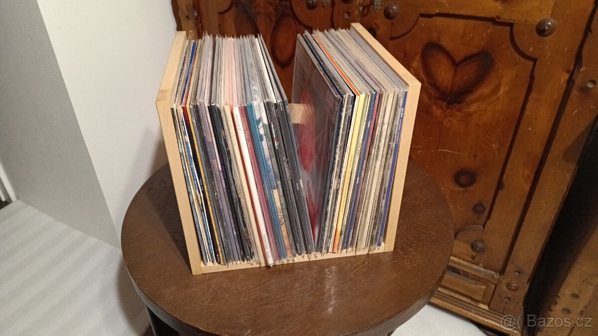 Stojan na gramofonové desky LP - 5