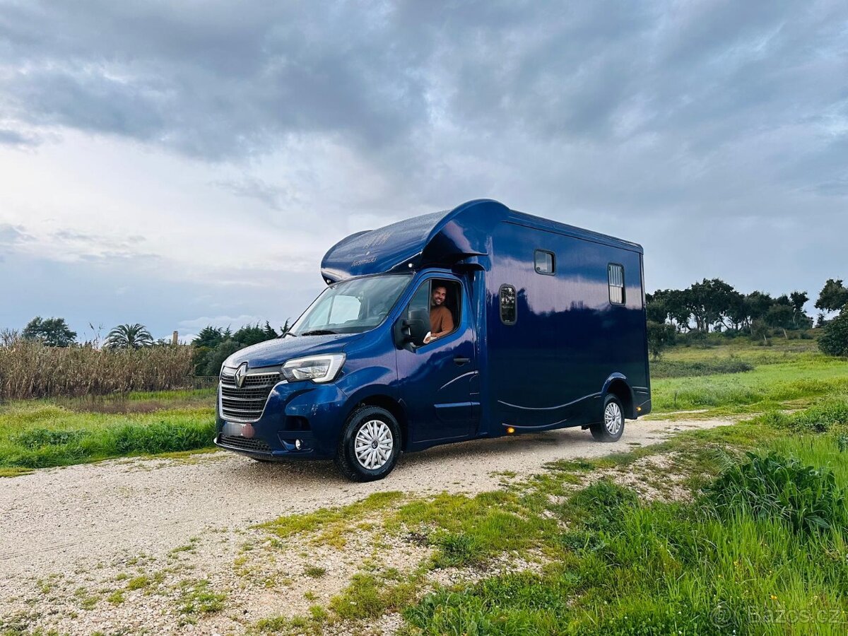 Přepravník na koně Renault ATM 5-místný / Automat - 5