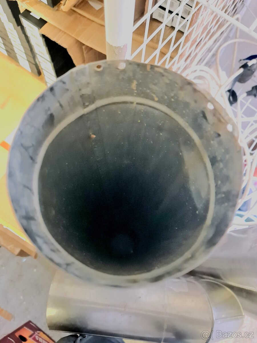 Nerezová vložka - komín 140mm, délka cca 5m plus 2x koleno - 5