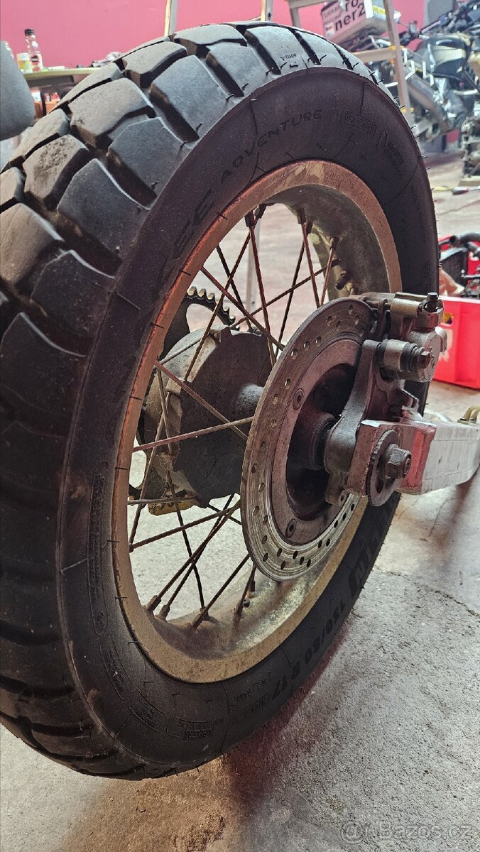 Africa Twin 750 RD04 - 5