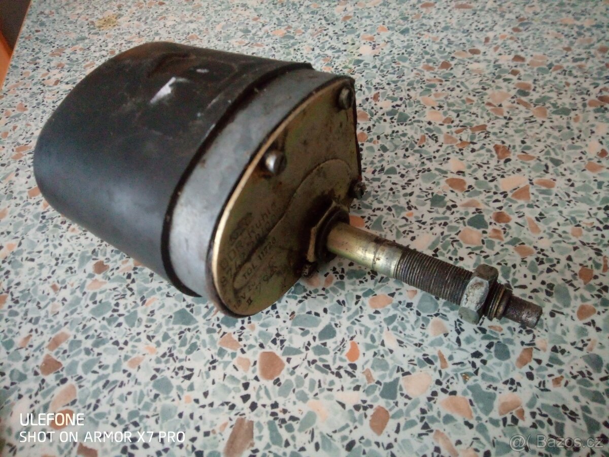 Motorek stěrače - 5