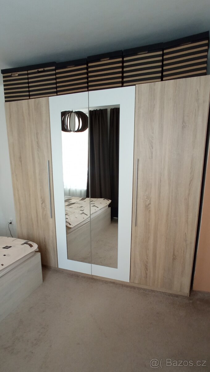 Šatní skříň - 5