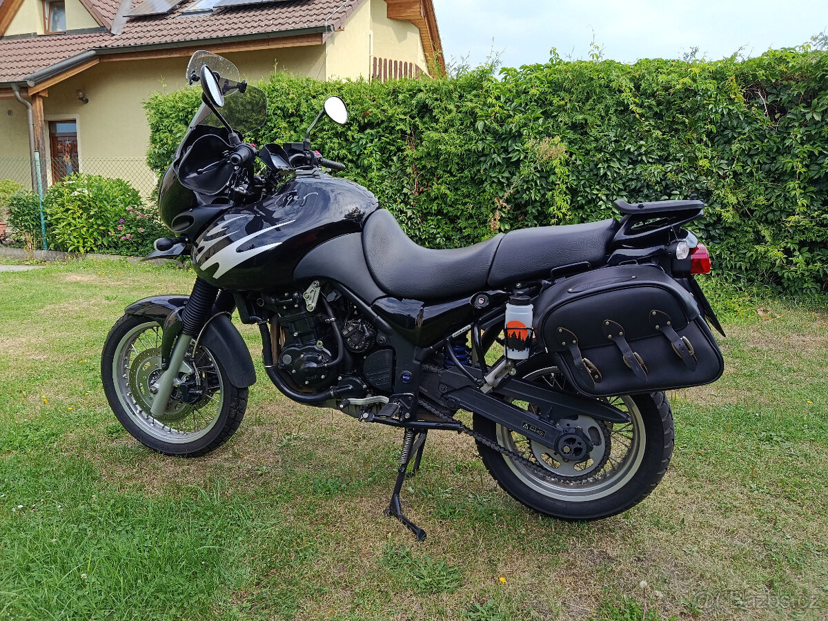Triumph Tiger 885i - 5