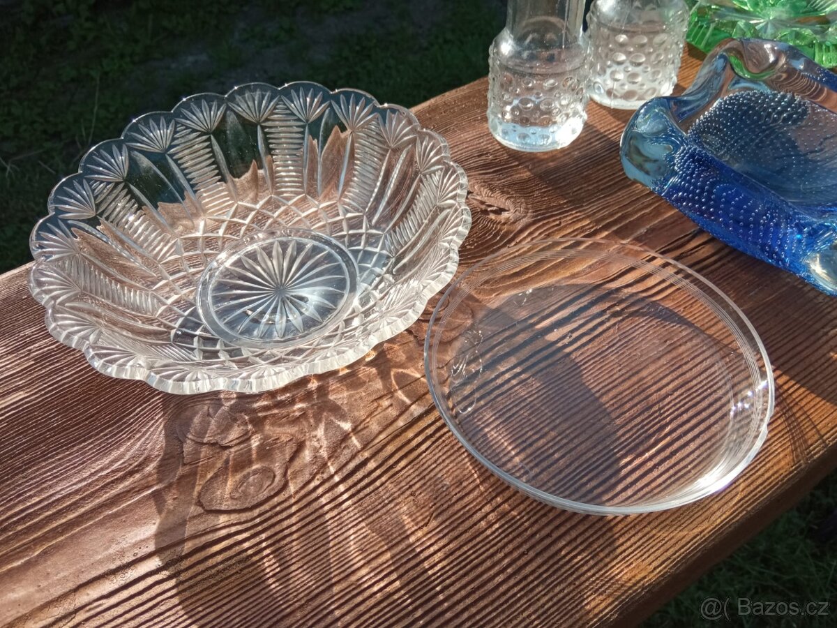 Skleněné retro,popelník, vázička, misky - 5