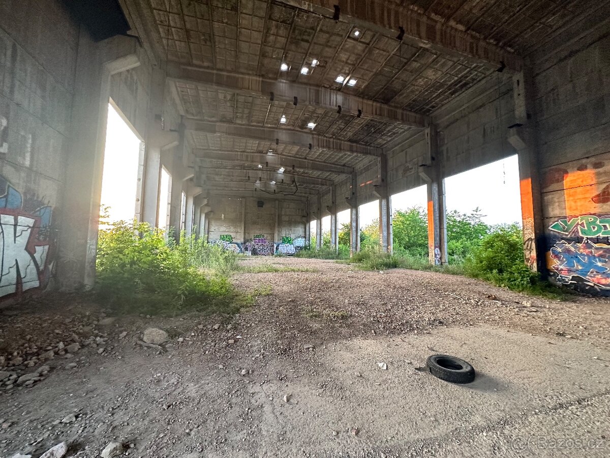 Pronájem zastřešeného pozemku o velikosti až 2.550 m2 - 5