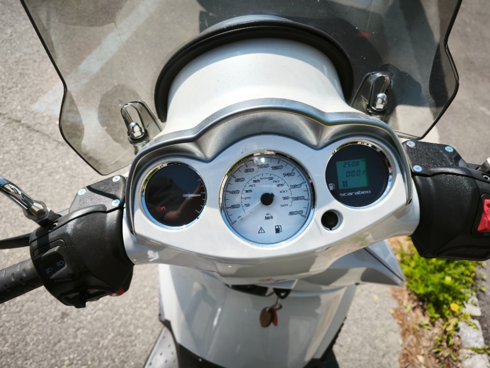 Aprilia Scarabeo 300i - 5