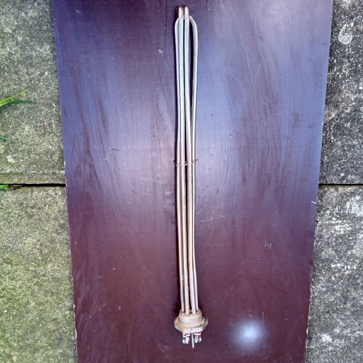 Prodám elektrické topné těleso na 400V,3kw - 5