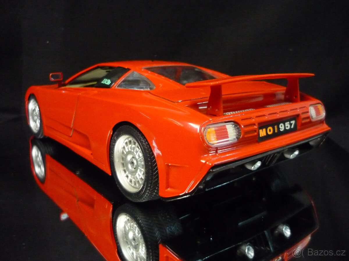 Bugatti EB110 červené Bburago 1/18 - 5