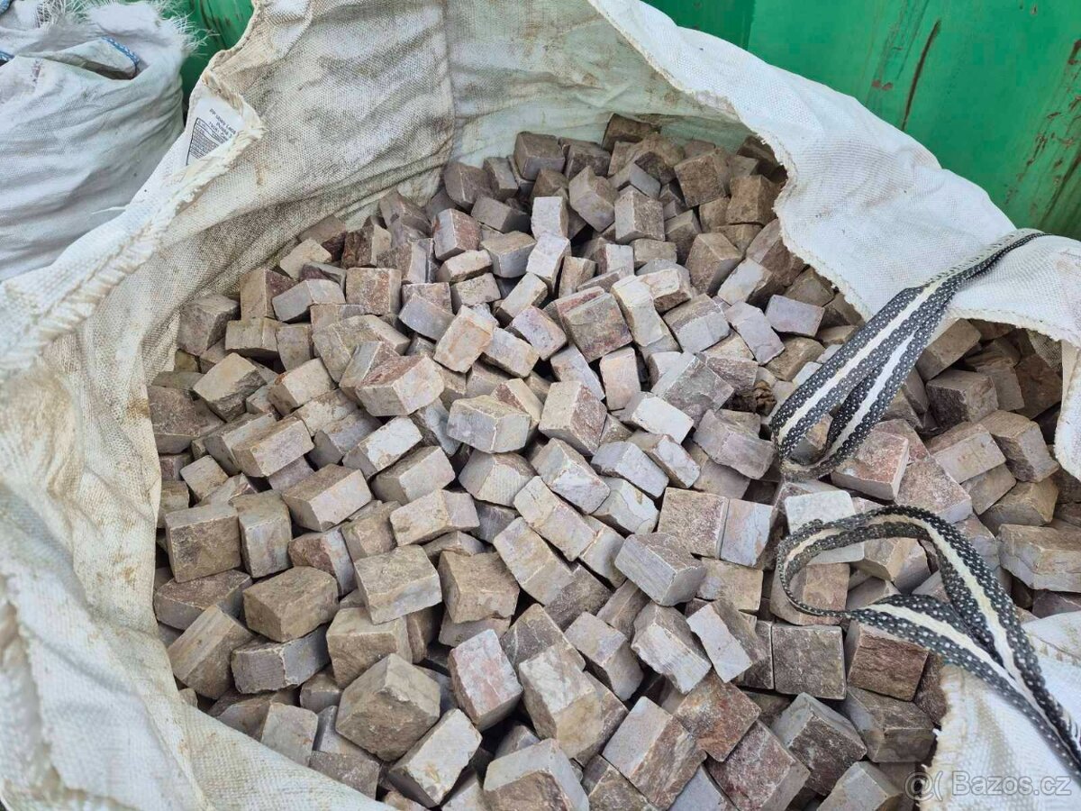 Mramorová řezaná kostka 6x6x4cm - 5