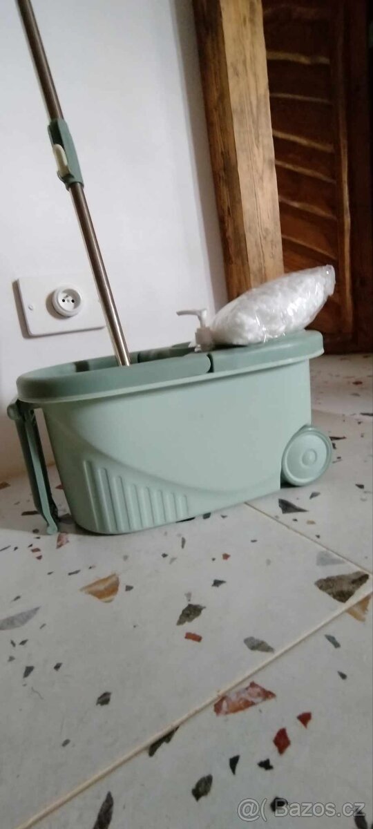 garážový výprodej- helma,bodovky, porcelán a jiné - 5