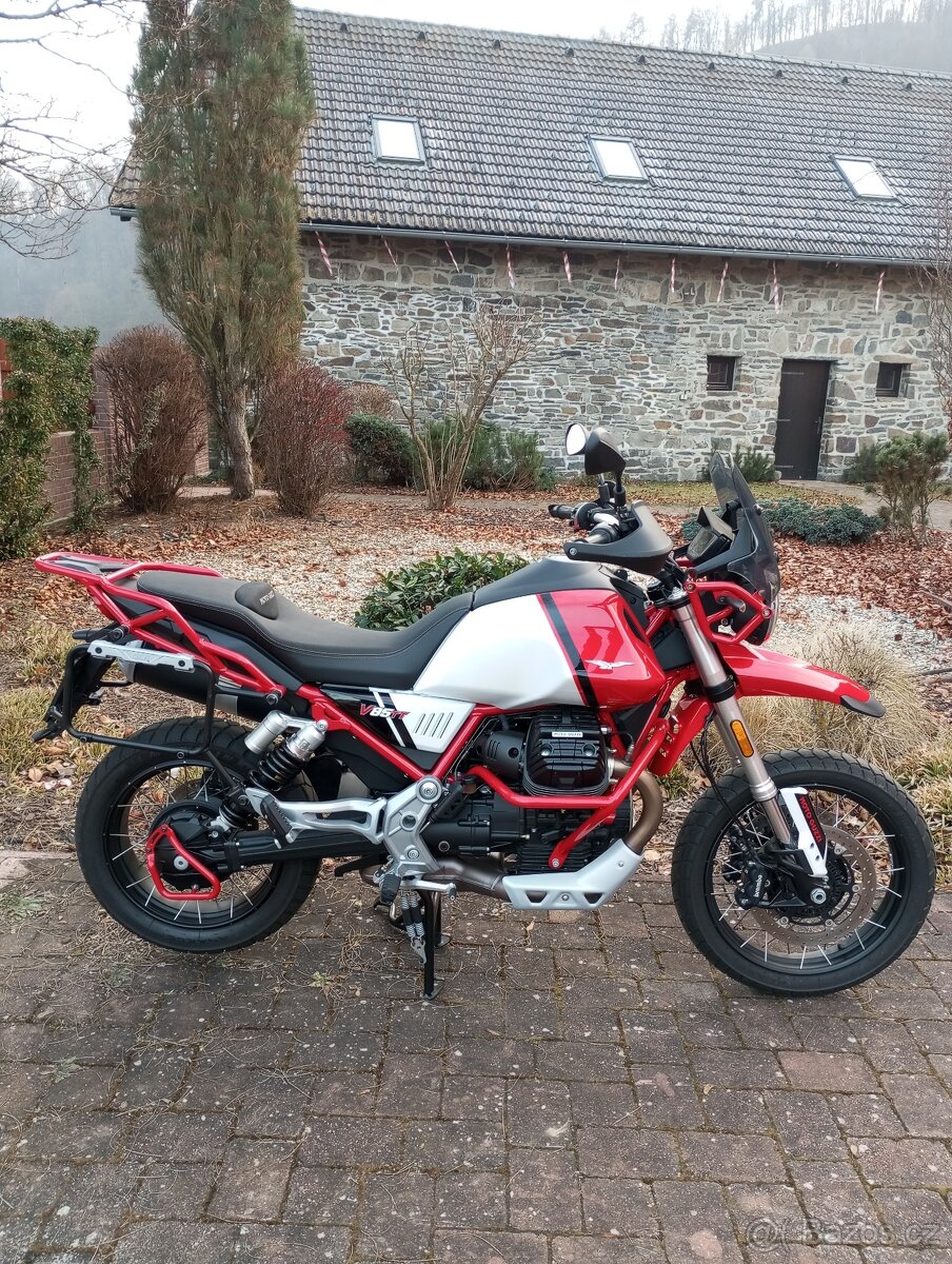 Moto Guzzi V 85 TT - 5