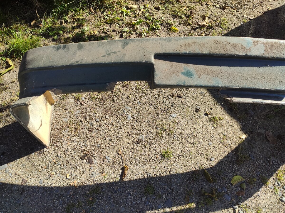 Tatra 613-4 - Přední nárazník poškozený - 5