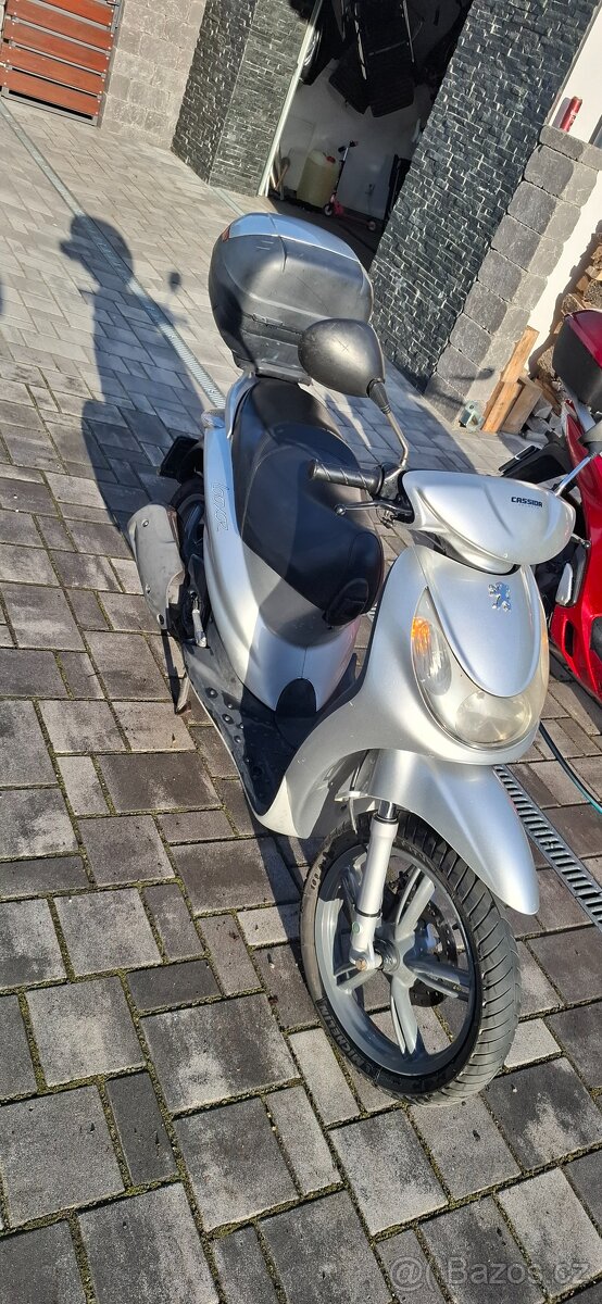 Peugeot looxor 150 - 5