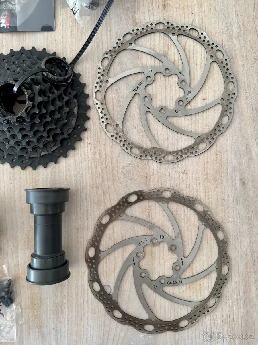 Komponenty z kola SPECIALIZED DIVERGE E5 - 5