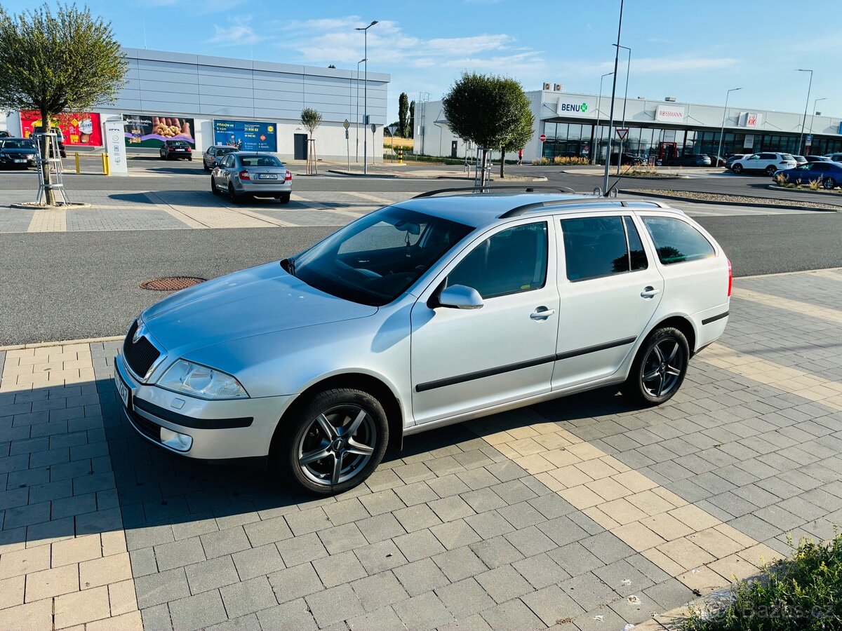 Škoda Octavia a5 2.0tdi - 5