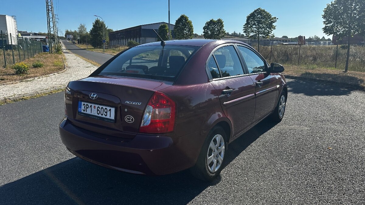 HYUNDAI ACCENT 1.4 - 5
