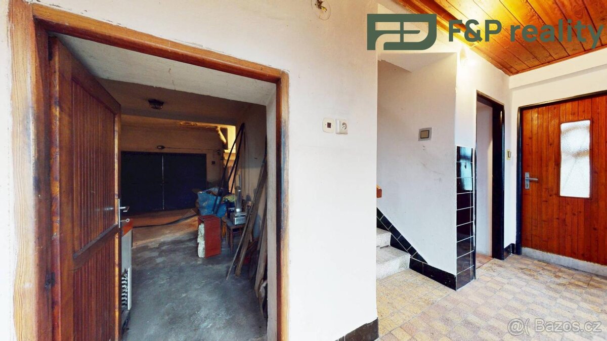 Prodej bytu 2+1, 63 m2,před rekonstrukcí, Strašice - 5
