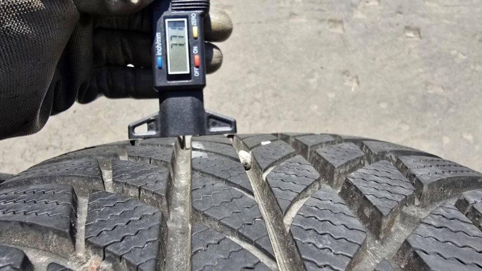 Zimní pneu 225/45/18 Bridgestone - 5