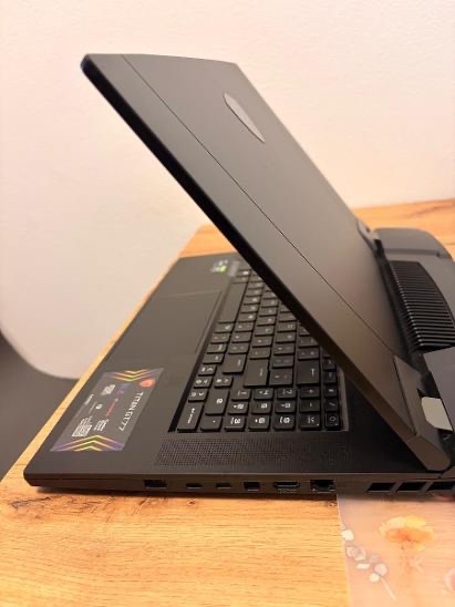 MSI TITAN GT77 12UHS - 5