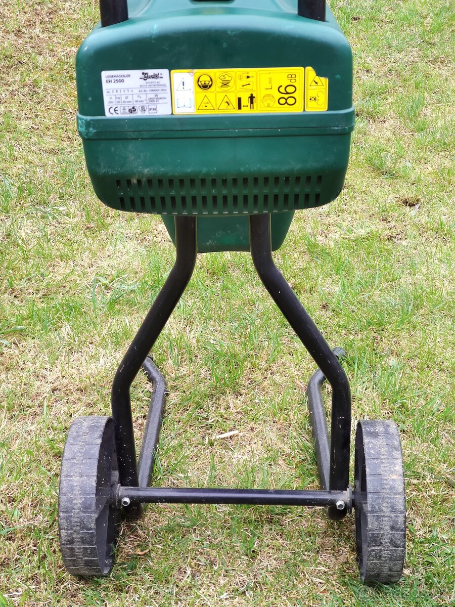 Elektrická BEZHLUKOVÁ řezačka drtič štěpkovač - 5