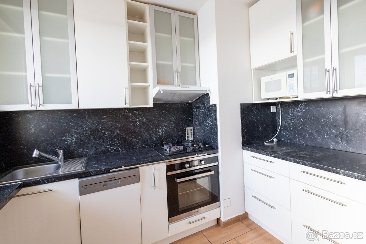 Pronájem bytu 4+1 72 m² Aubrechotvé, Praha - 5