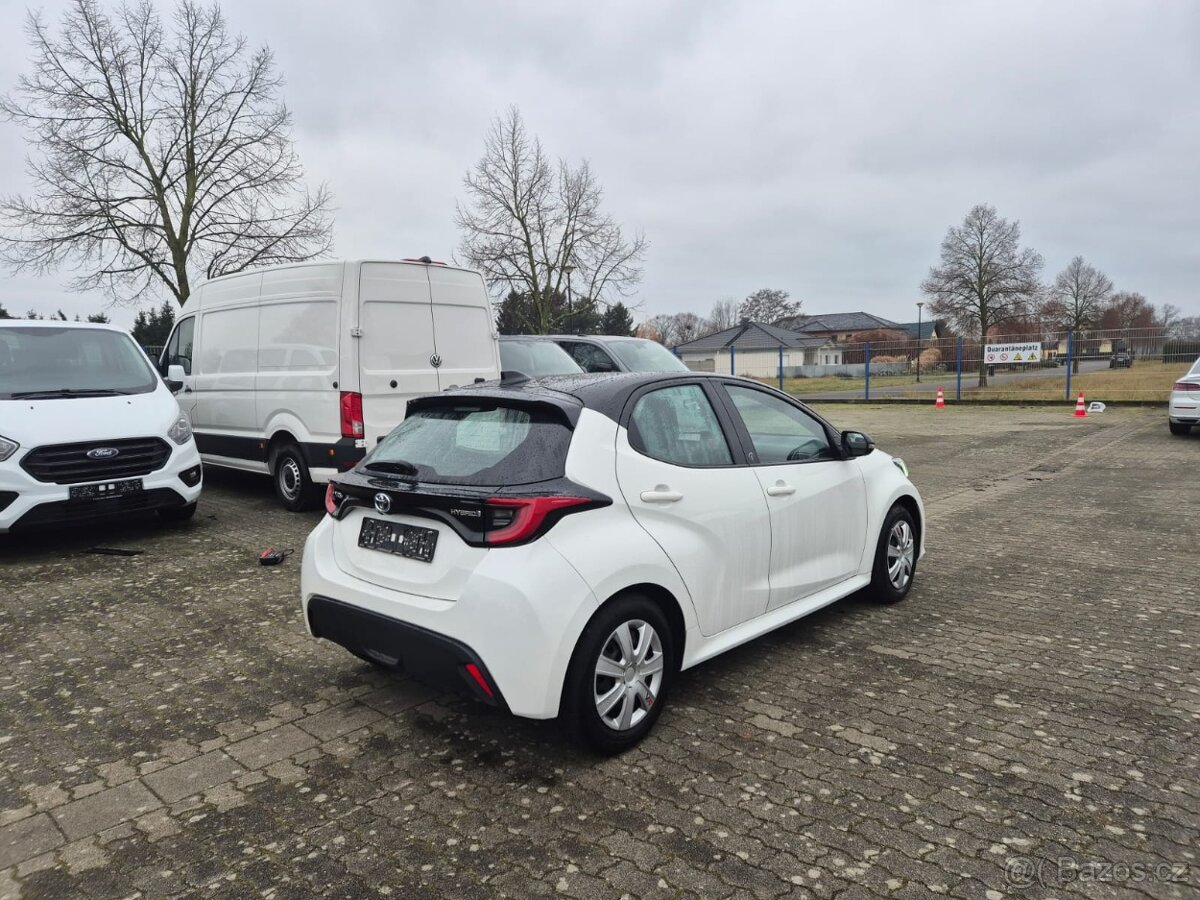 Toyota Yaris hybrid - 5