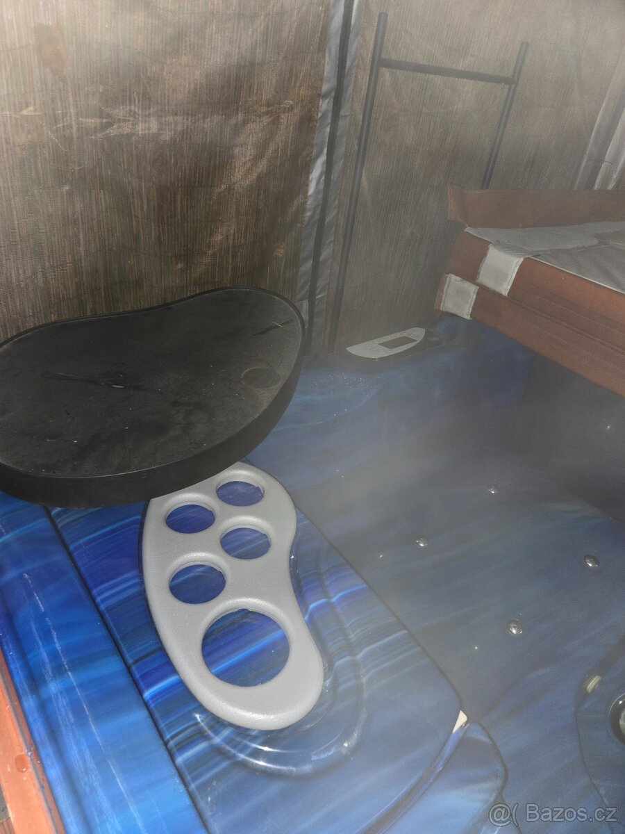 Vířivka celoroční zateplena - 5