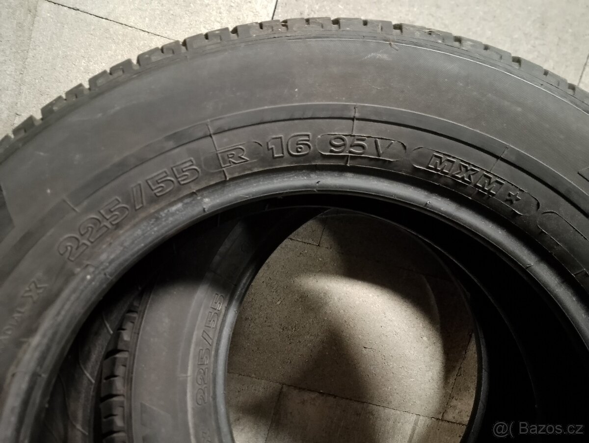 PNEU 225/55R16 - 5