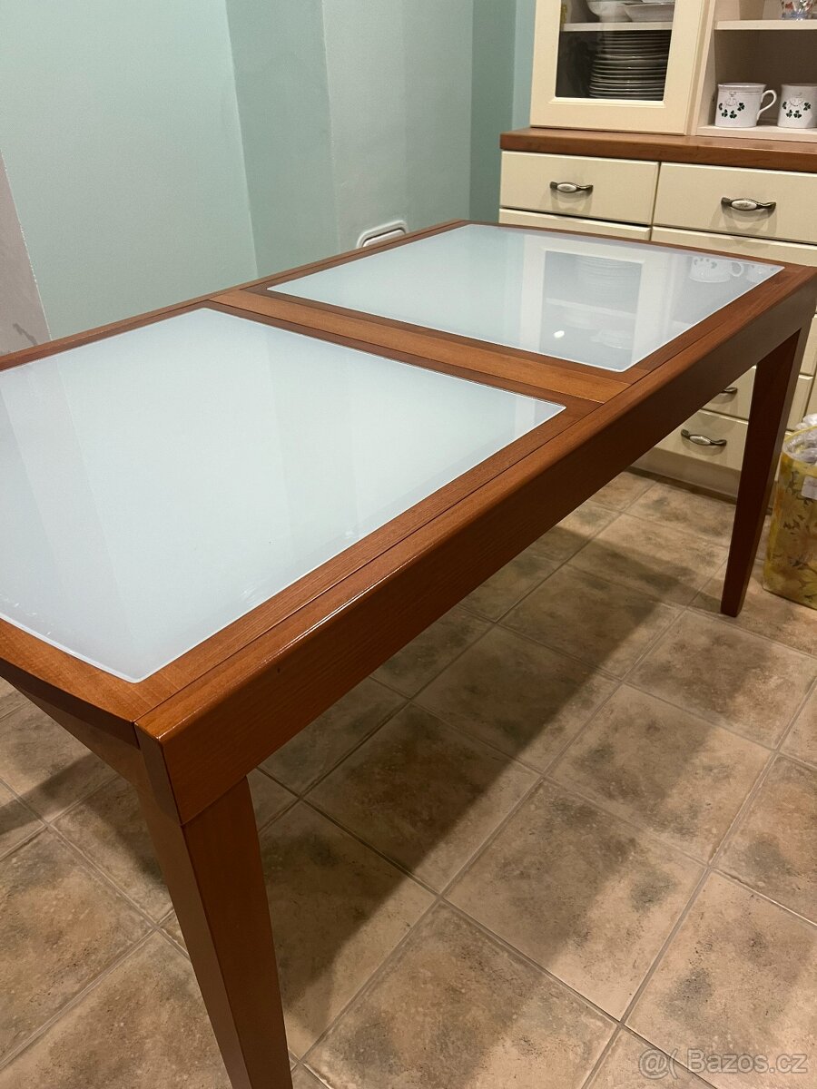 Prodám rozkládací jídelní stůl - 5