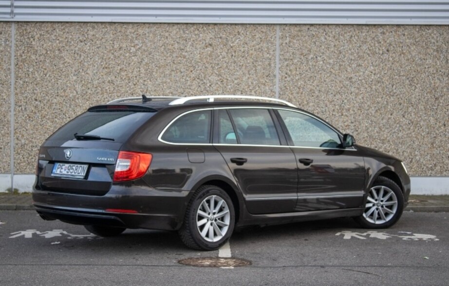 ŠKODA SUPERB 2.0 TDI DSG - 5