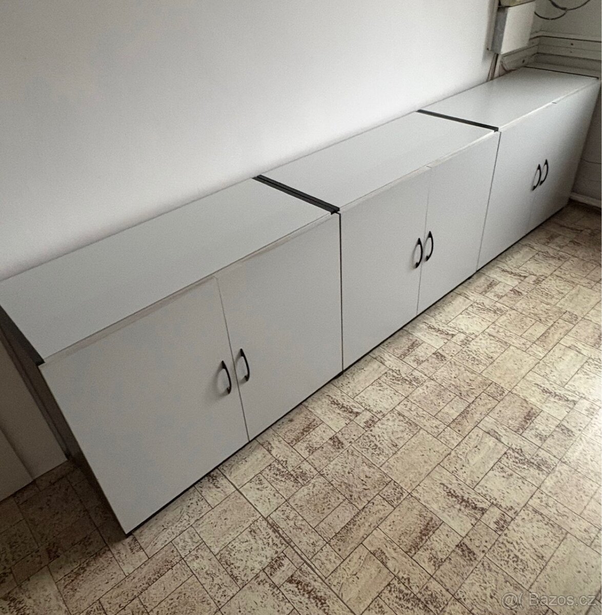 Kancelářský nábytek - set - 5