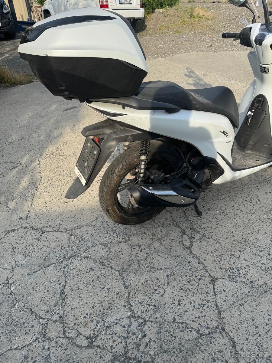 Skútr honda sh 150i - 5