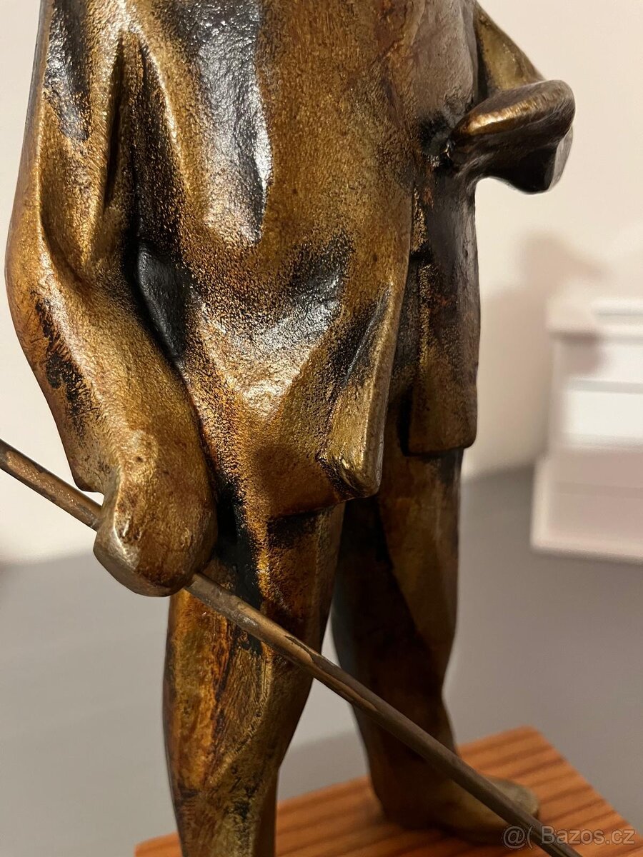 Starší elegantní soška FIGURA MUŽE V SAKU - 5