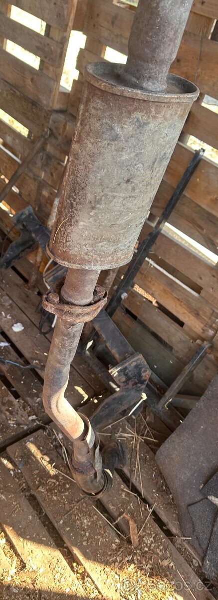 Výfuk Nissan D22 Navara double cab - 5