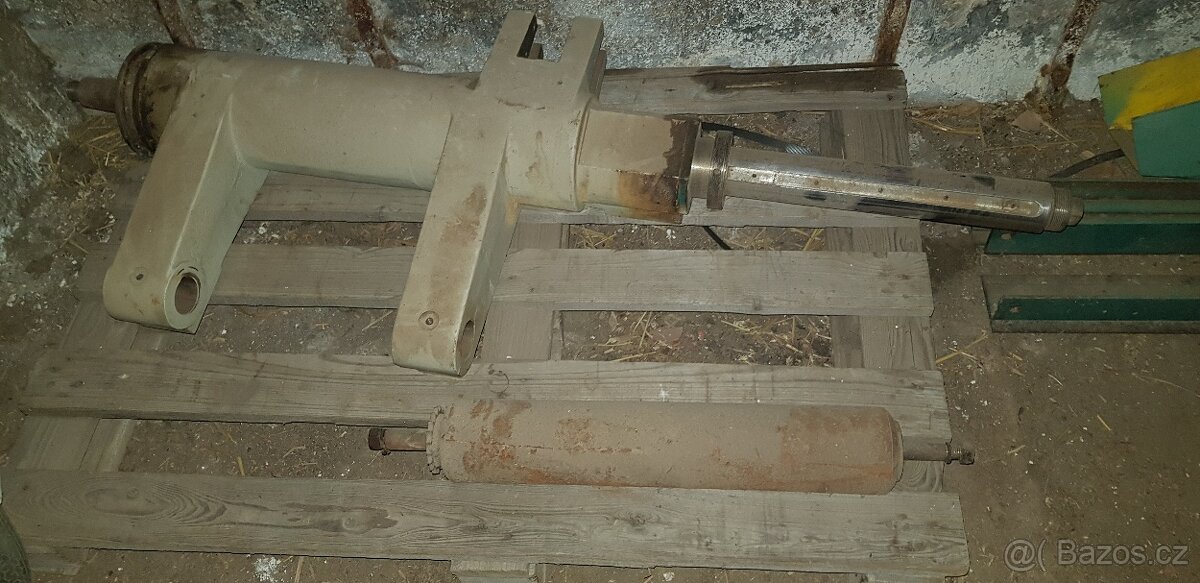 Rozmítací pila TOS PWR 301 - 5