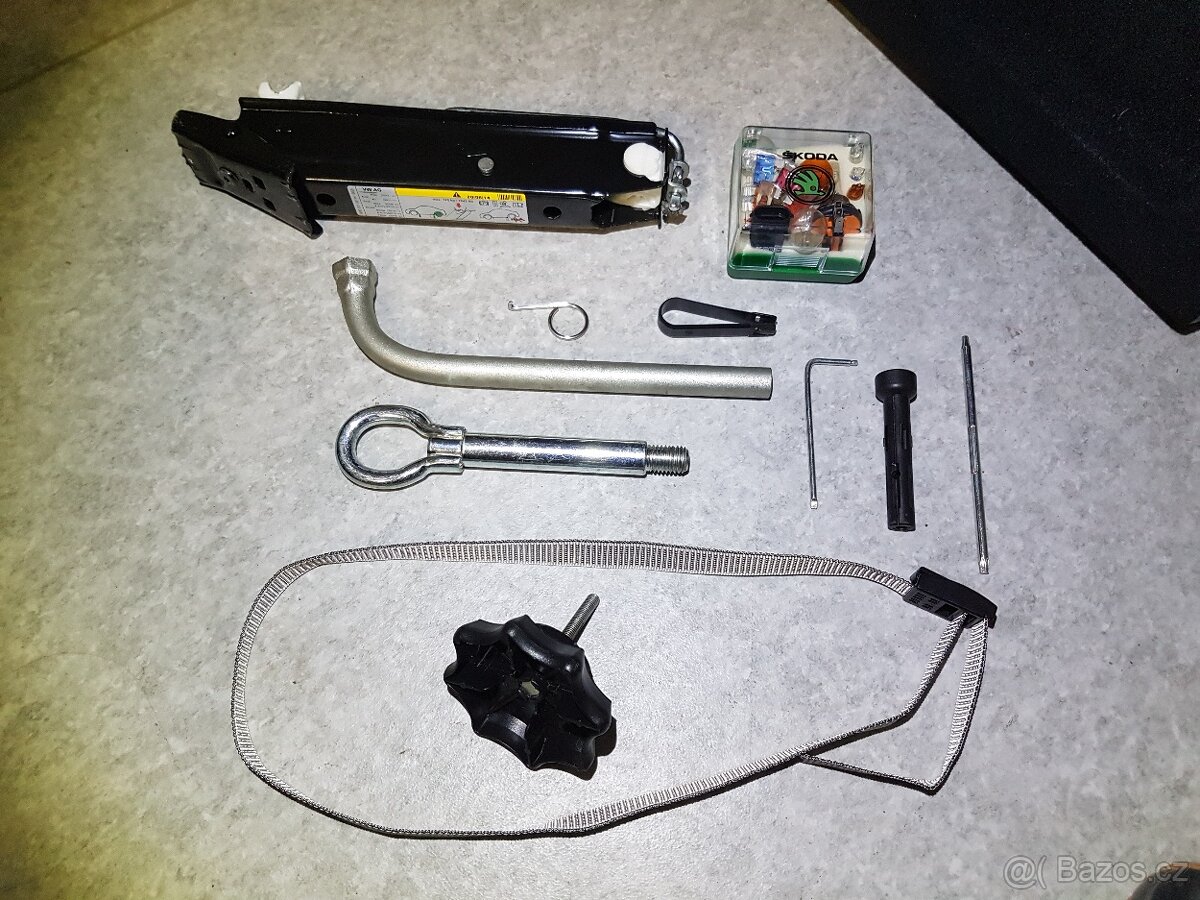 Organizér, originál výbava, (+ rezerva) Škoda Rapid STM - 5