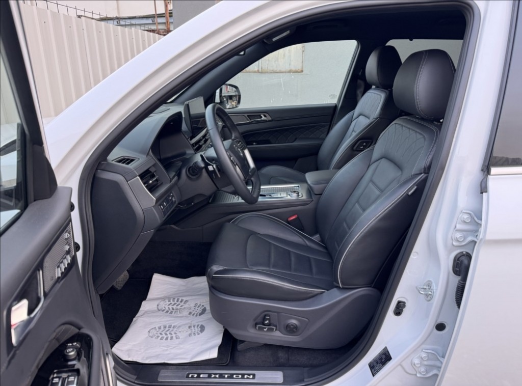 Prodávám SsangYong Rexton 2,2 e-XDI PREMIUM BLACK DPH ČR - 5