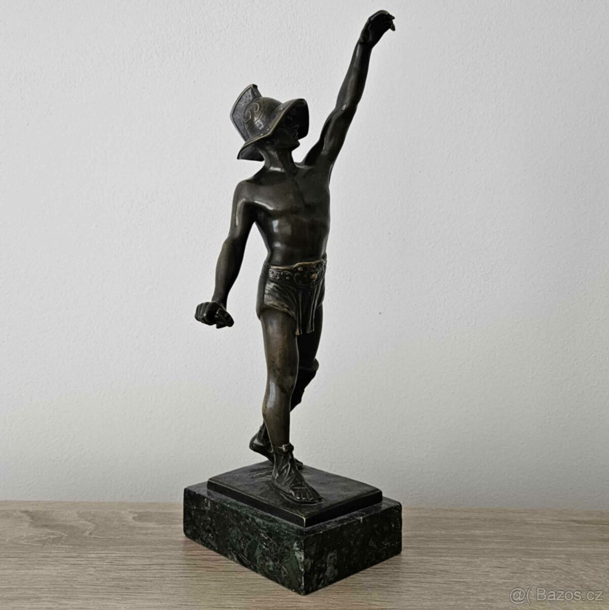 STAROŽITNÁ BRONZOVÁ SOCHA - GLADIÁTOR - 5