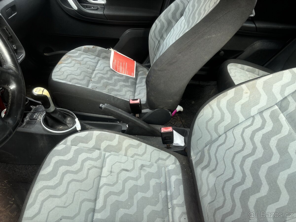 skoda Fabia 2 / Roomster dily . - 5