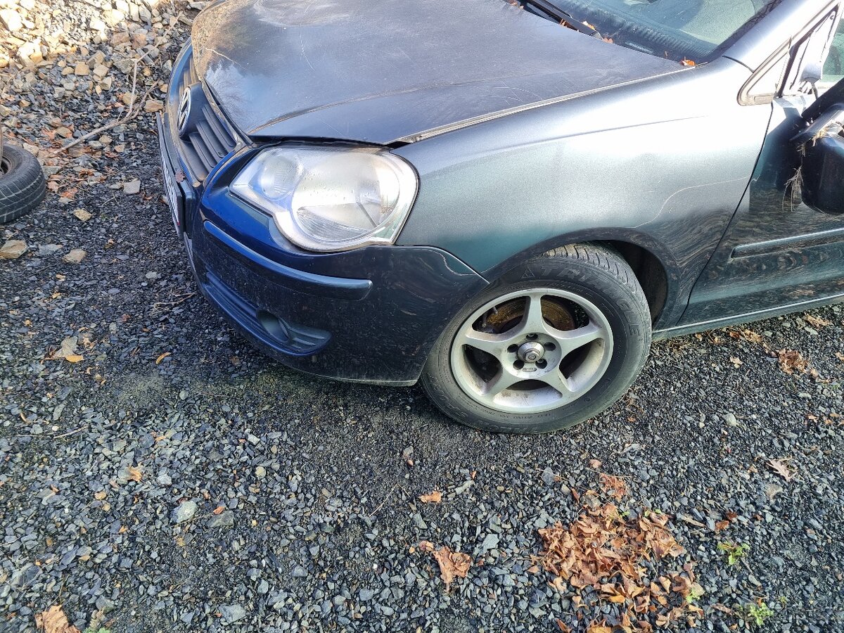 VW polo,nárazník, blatníky, 1.4 tdi díly z vozu, - 5