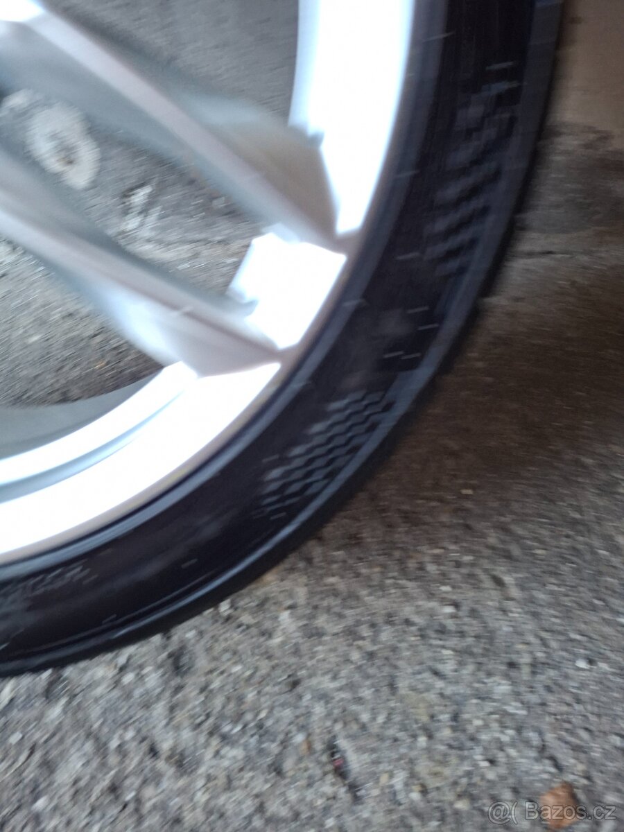 Alu kola Audi R20 5x112 originál s novýma gumová kumho. - 5