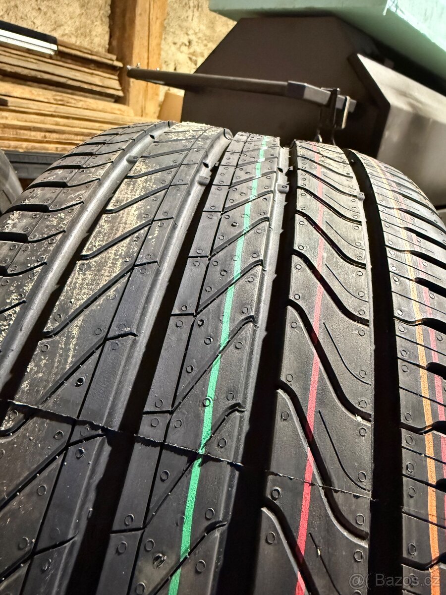 245/45/18 Continental - 5