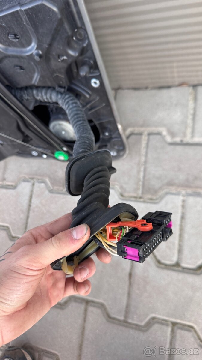 Přední pravá stahovačka vw touareg 7p - 5