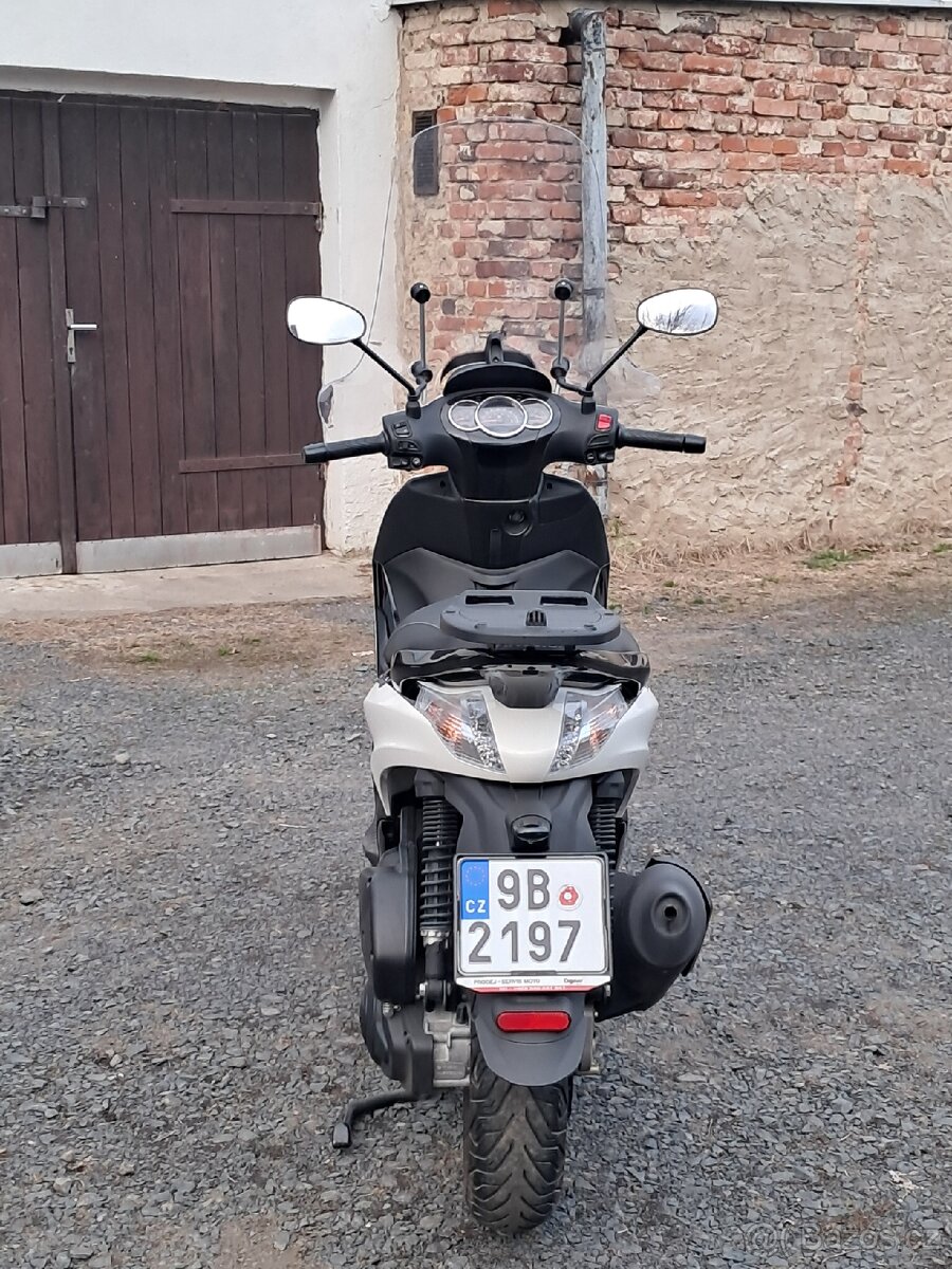 Piaggio Beverly 300 - 5