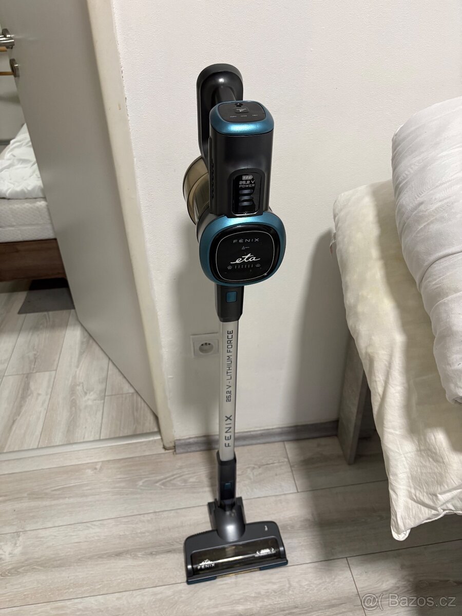 Tyčový vysavač ETA Fenix 25,2 V - 5