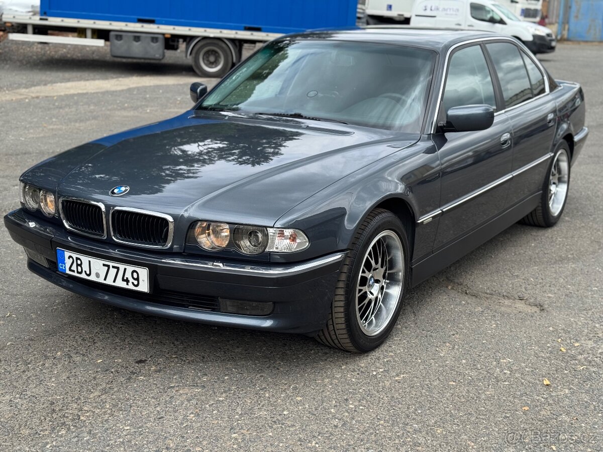 BMW E38 728i - 5