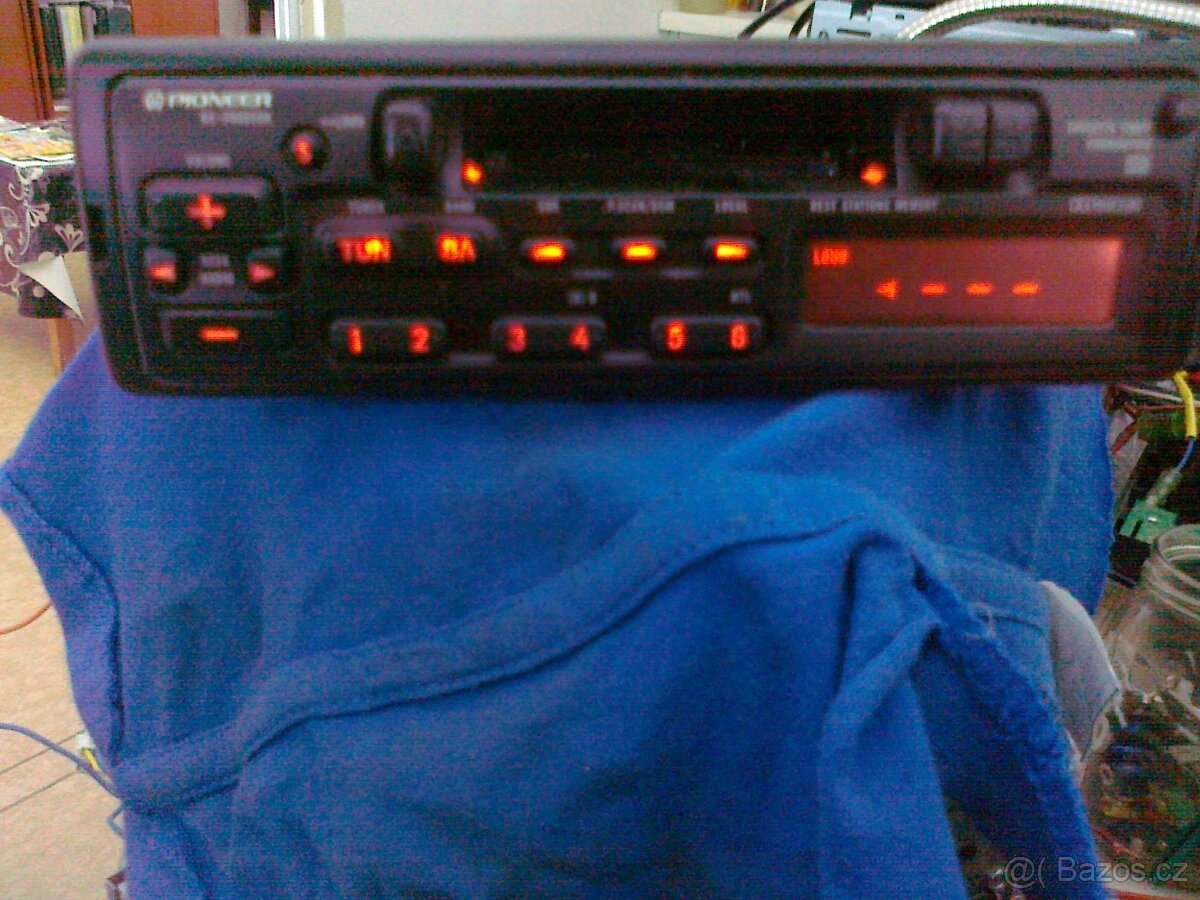 Prodám autorádio PIONEER-- - 5
