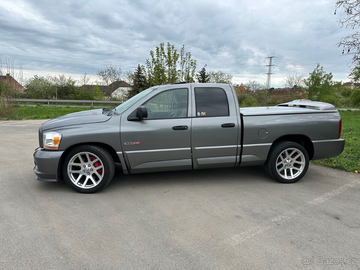 Dodge Ram SRT-10 - 5