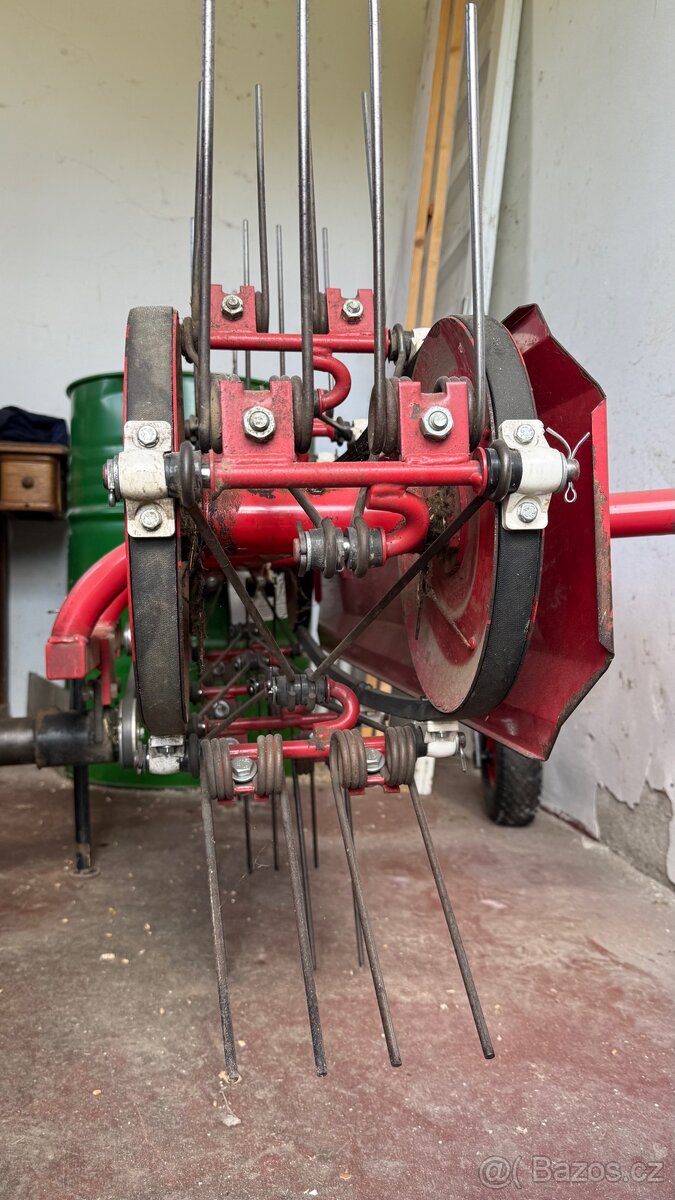 Pásový obraceč sena VARI OP-1.2 - 5