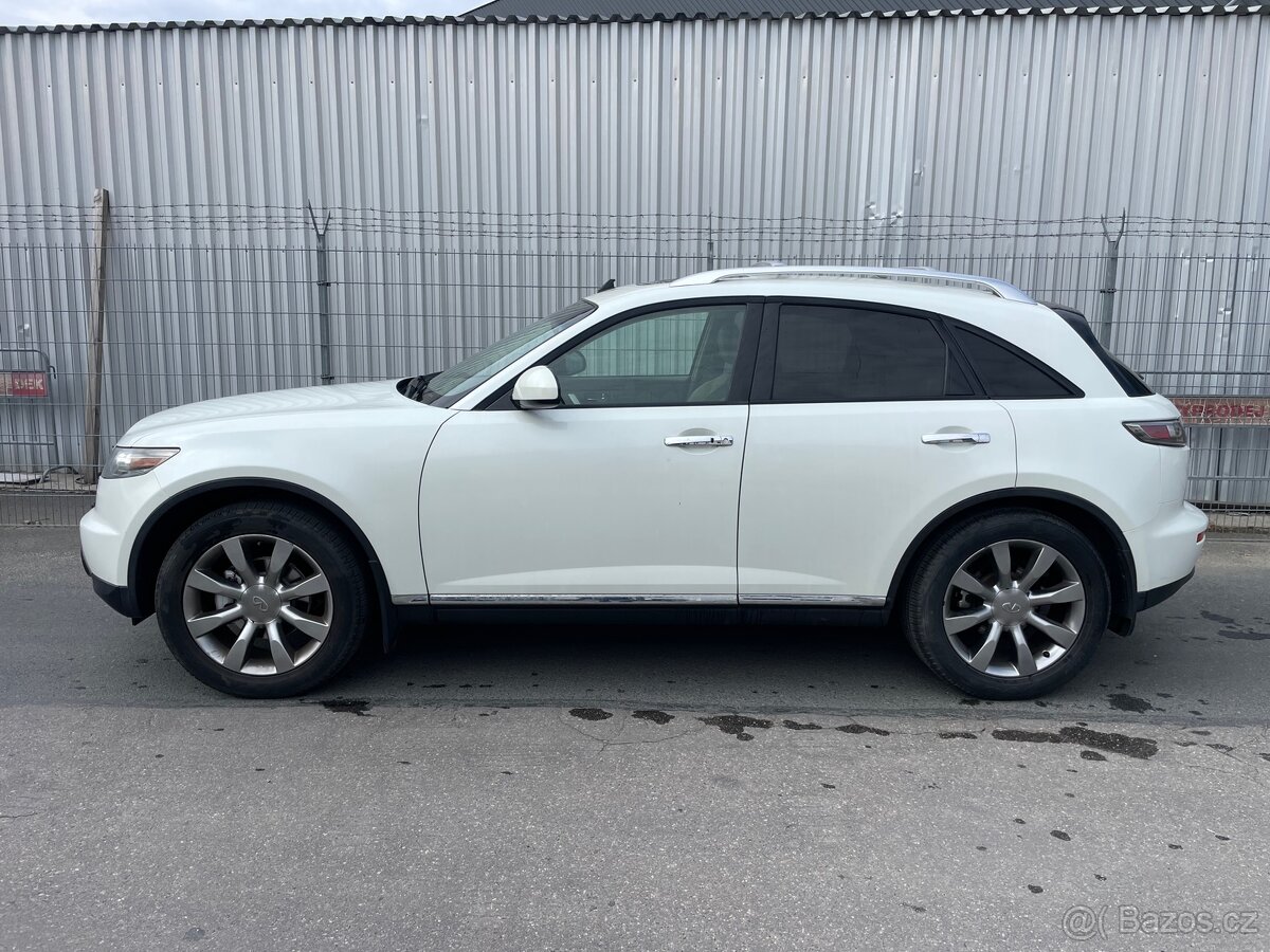 Infiniti FX35 - 5